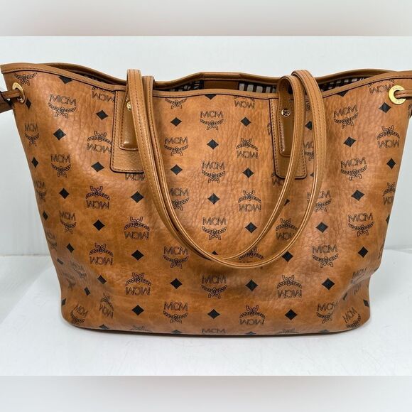 MCM Reversible Liz Shopper in Visetos - Picture 5 of 9